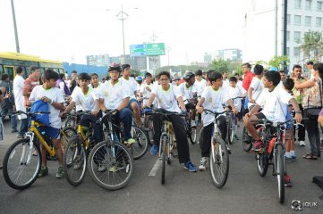 Srimanthudu Movie Team at HBC Chak De India Ride